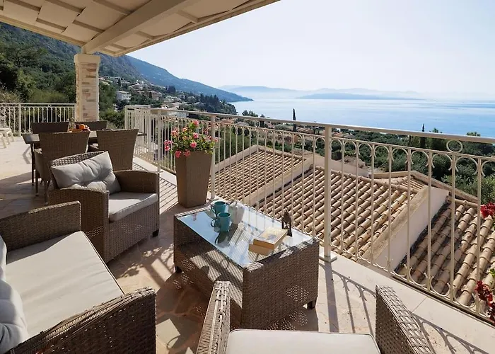 Апартаменты Alemar House With Private Pool And Spectacular Sea Views Just 150m To The